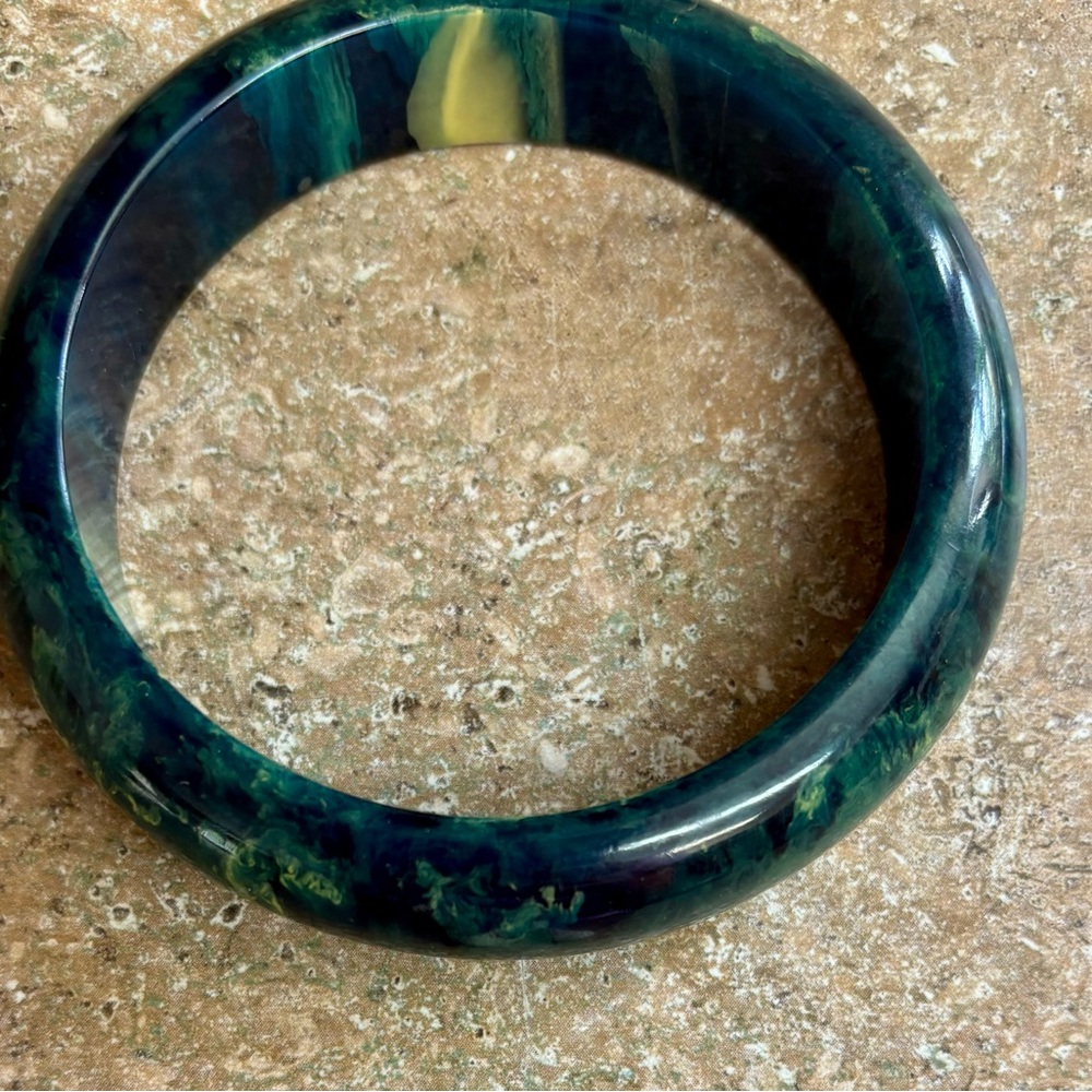 Vintage Blue Moon Green Yellow Marbled Bakelite Bangle Bracelet - Picture 9 of 9